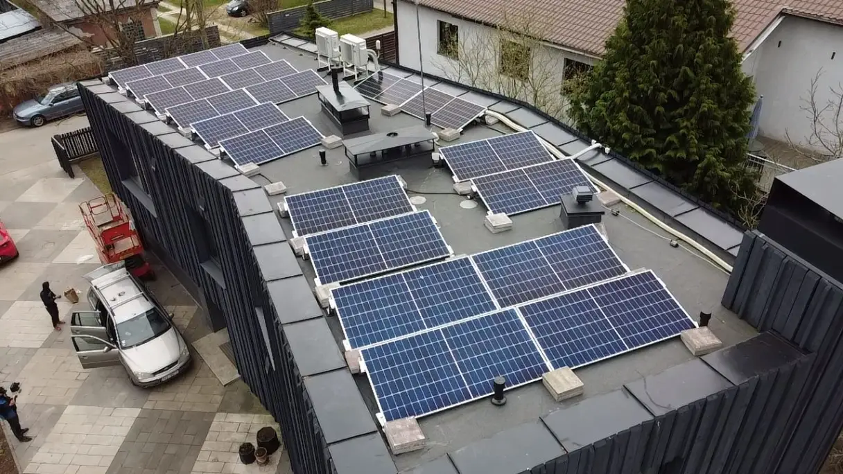 Päikesepaneelide süsteem, 11574 kWh aastas 1